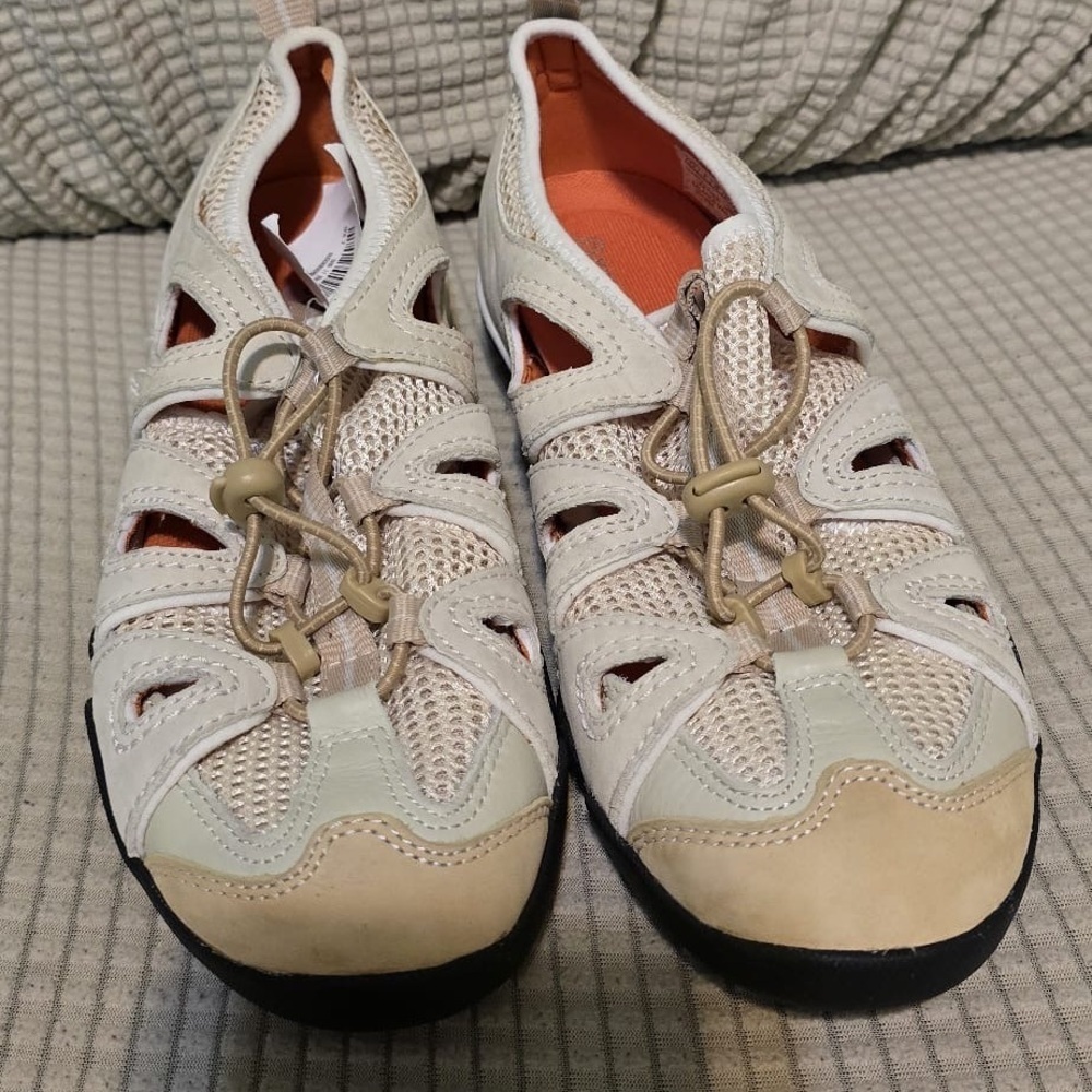 Rockport Cream and Tan Athletic Shoes with Saddle Accent‎